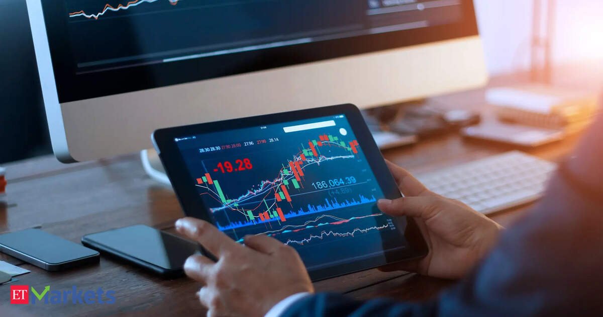 Berkshire Hathaway sold another  billion in stocks. What does it signal about current markets?