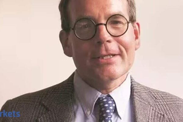 Cameron Brandt sees emerging markets gaining despite US fund inflows