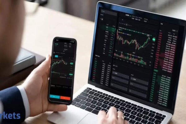 FIIs and DIIs place big bets on State Bank of India — Analysts see about 20% rally ahead