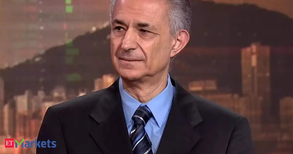 Few stocks driving S&P gains, global markets offering better returns: Andrew Freris