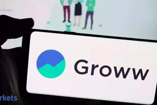 Groww shares jump over 3% but still down 22% from record high. What should investors do?