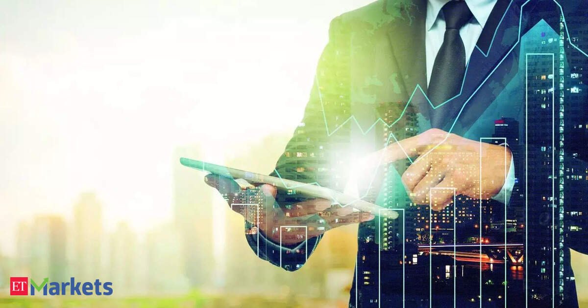 Hot stocks: 4 stocks that may give 15-38% returns