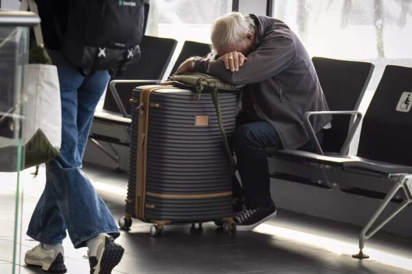 US airlines cancel 1,460 flights as travel woes increase