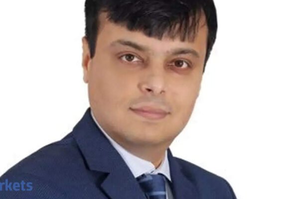 Despite new highs, momentum missing in market: Vinay Rajani